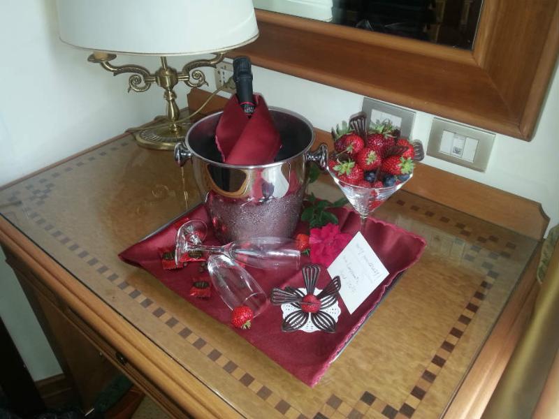 Sunrise Hotel Rome Bagian luar foto