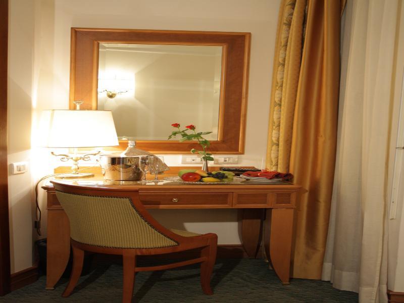 Sunrise Hotel Rome Bagian luar foto