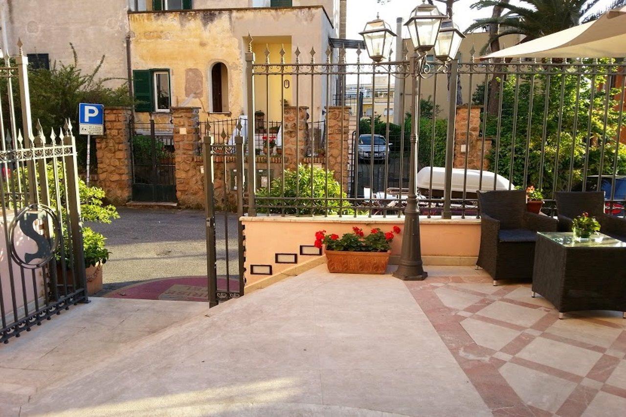 Sunrise Hotel Rome Bagian luar foto