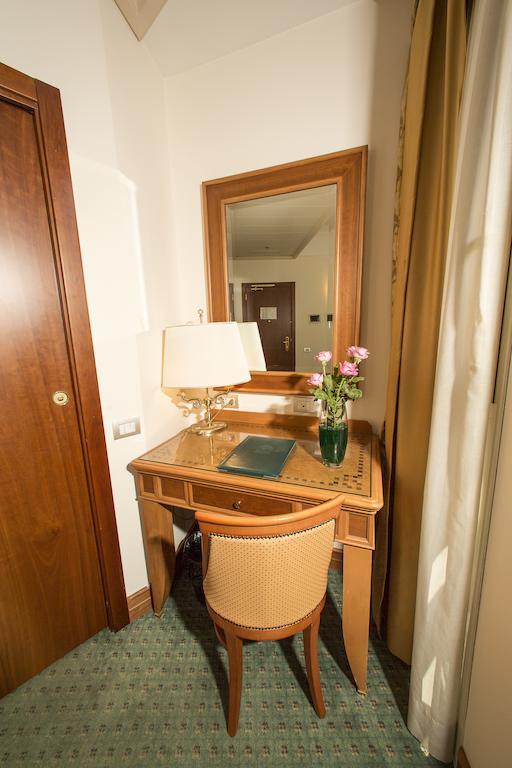 Sunrise Hotel Rome Bagian luar foto