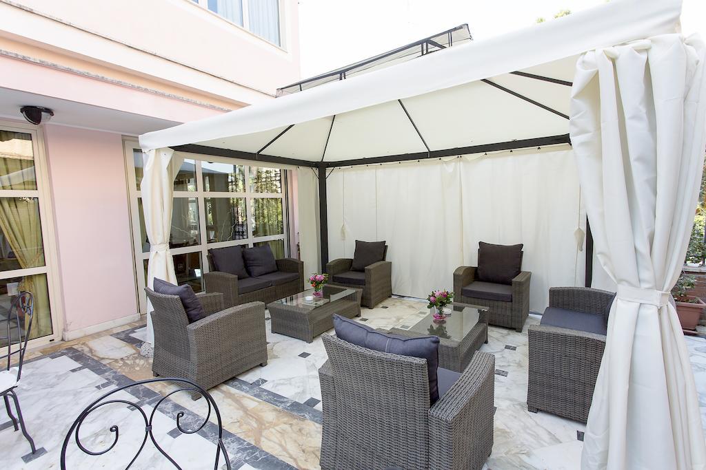Sunrise Hotel Rome Bagian luar foto