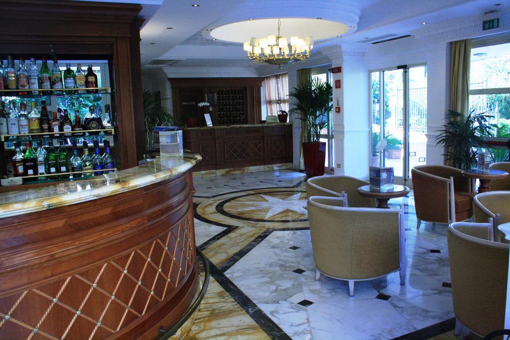 Sunrise Hotel Rome Bagian luar foto